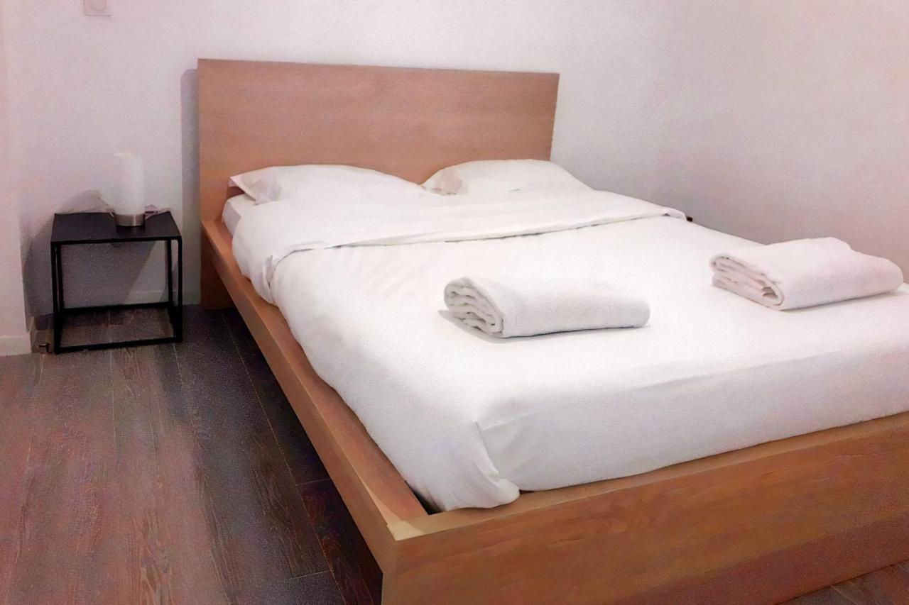 Charming Apartment In The Heart Of The 19Th Париж Екстериор снимка