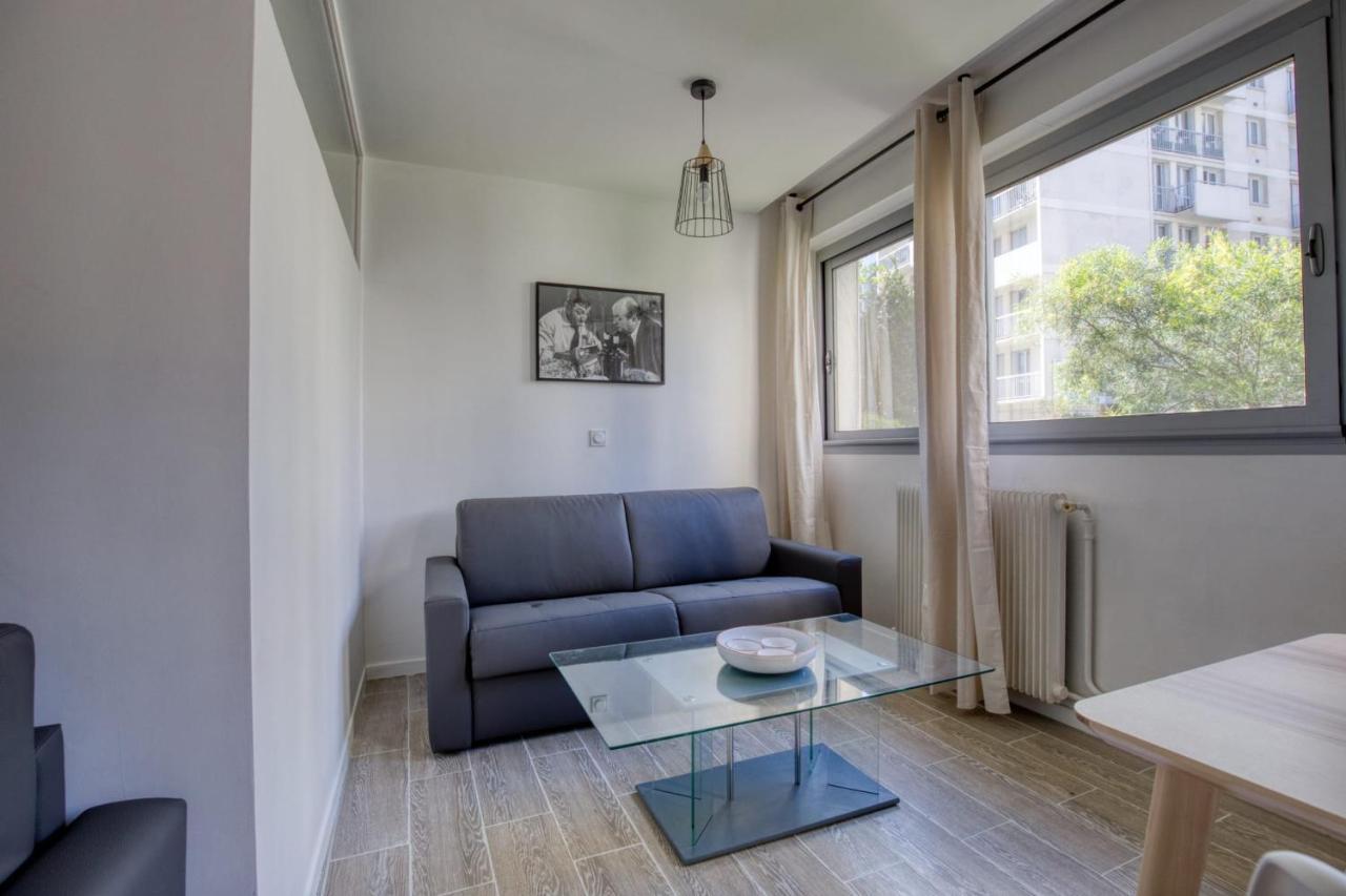 Charming Apartment In The Heart Of The 19Th Париж Екстериор снимка