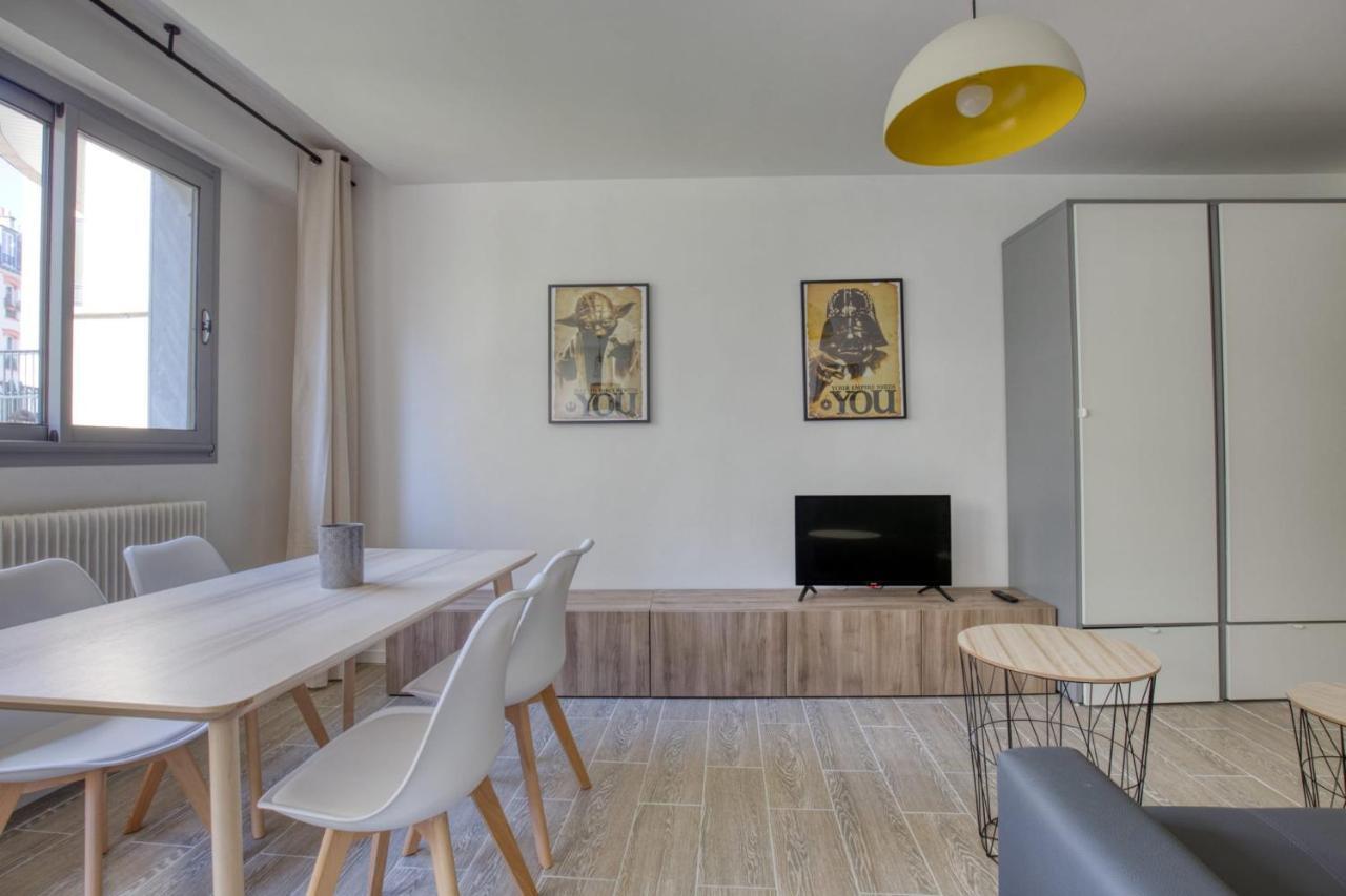 Charming Apartment In The Heart Of The 19Th Париж Екстериор снимка